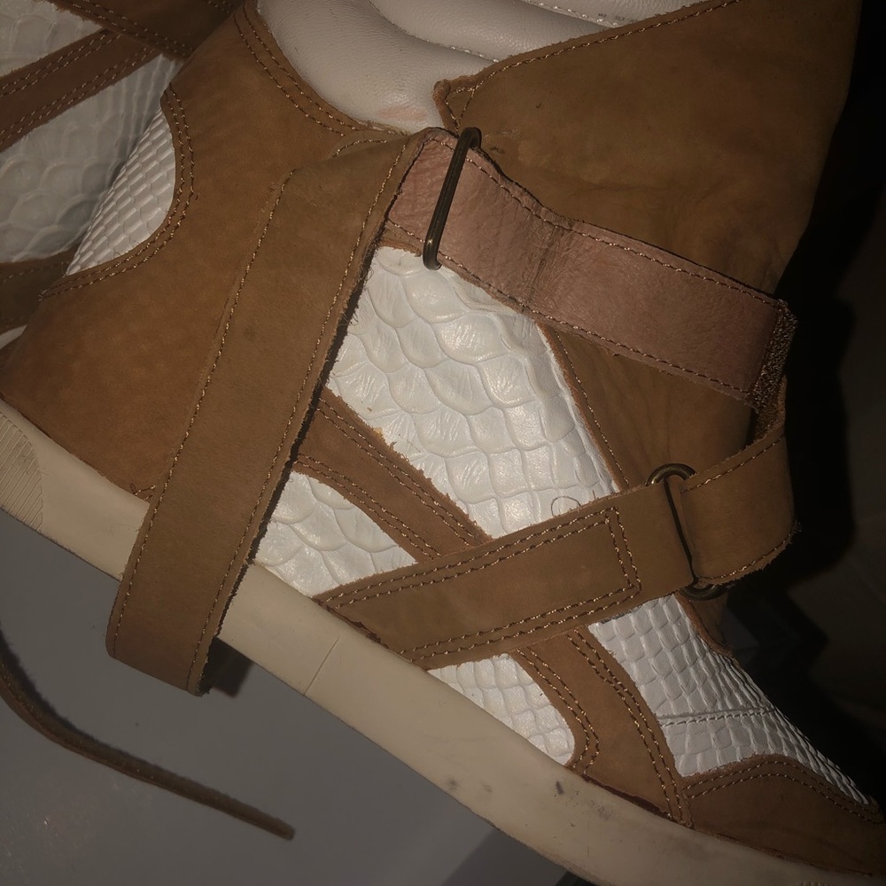MIA LIMITED EDITION Womens Wedge Sneakers
